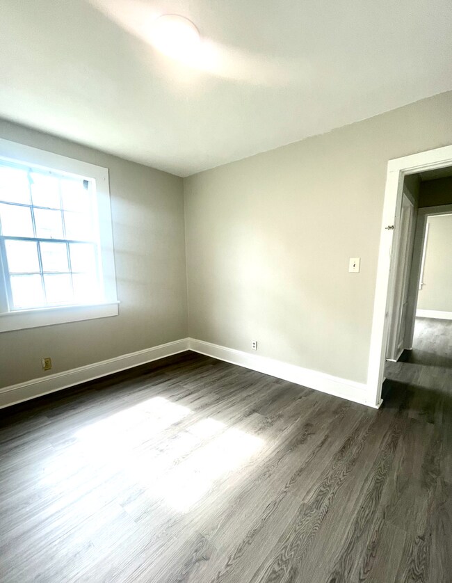 Foto del edificio - 1512 E 10th St