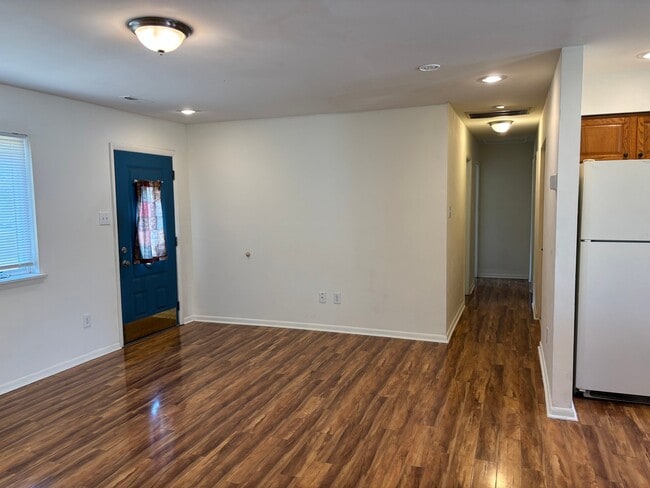 Building Photo - 1303 Tecumseh Trail