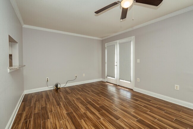 Building Photo - 526 Wingspan Way