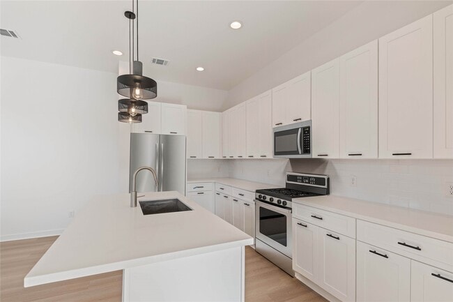 Building Photo - 3011 Truxillo St