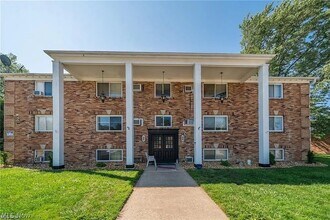 Building Photo - 660 S Shore Ct