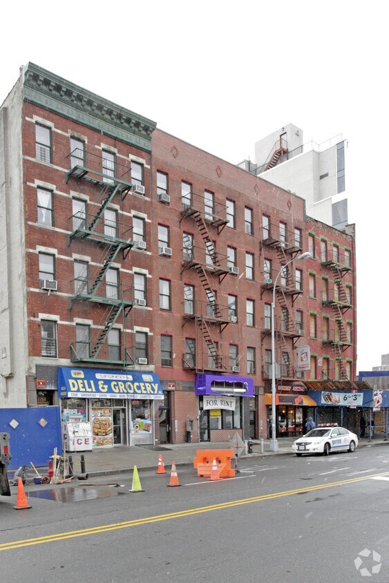 Foto del edificio - 2266 Frederick Douglass Blvd