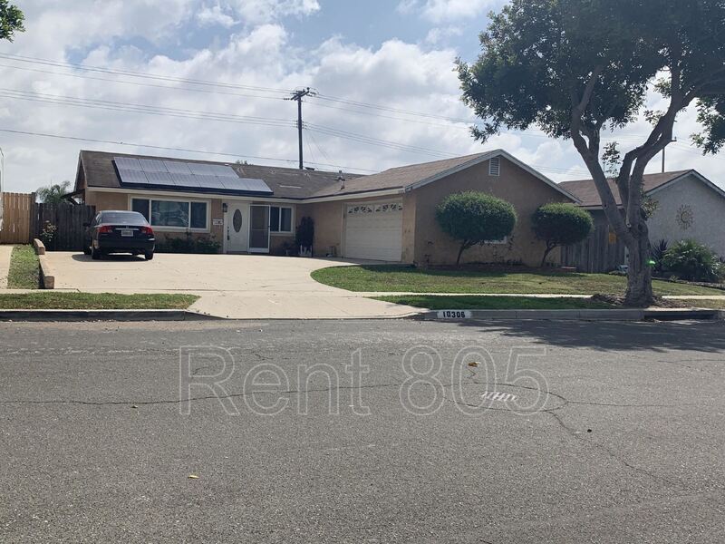 Primary Photo - 10306 Mammoth St