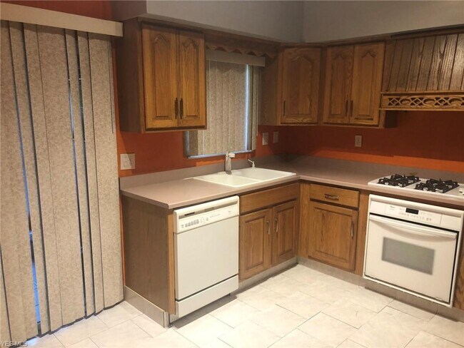 Foto del edificio - 3227 Superior Ave