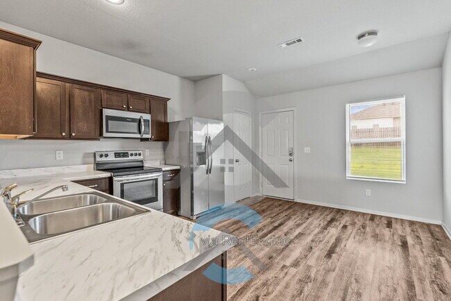Building Photo - 9 Summer Breeze Rd