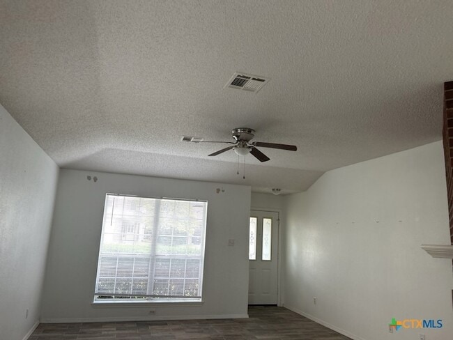 Building Photo - 2304 Garrett Dr