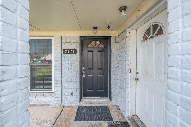 Foto del edificio - 8124 Beech Cove Ln