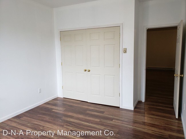 Building Photo - 3 br, 1 bath House - 31 Broadway Ave Unit A