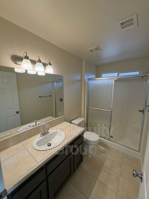 Foto del edificio - 1155 Meadow Ave