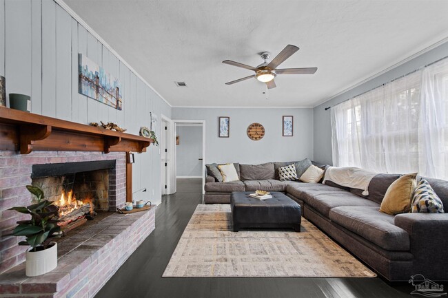 Building Photo - 1111 S Old Corry Field Rd