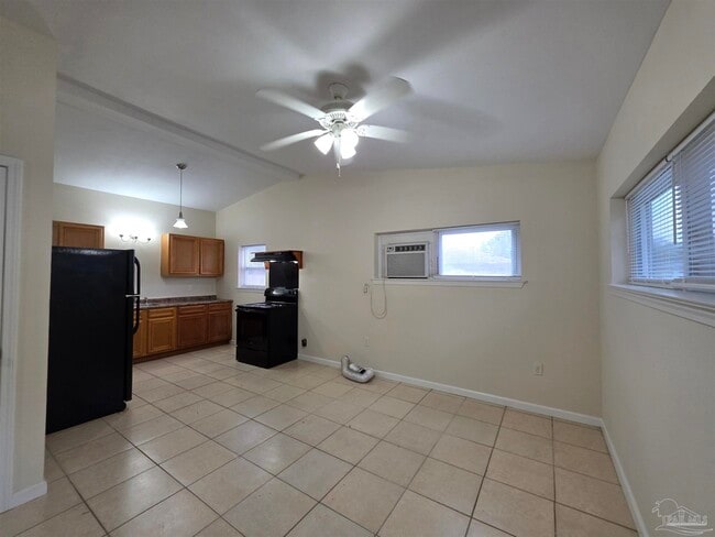 Foto del edificio - 604 N 70th Ave