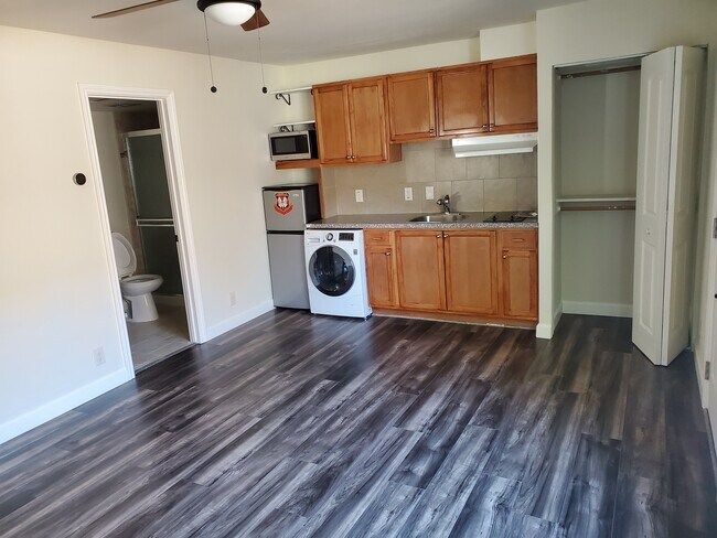 Foto del edificio - 4118 Rosenbaum Ave