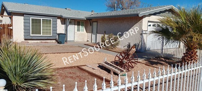 Building Photo - 4 Bedroom Home for Rent in Barstow