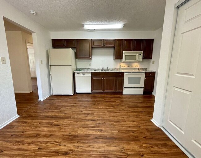 Foto del edificio - 3728 County Line Rd