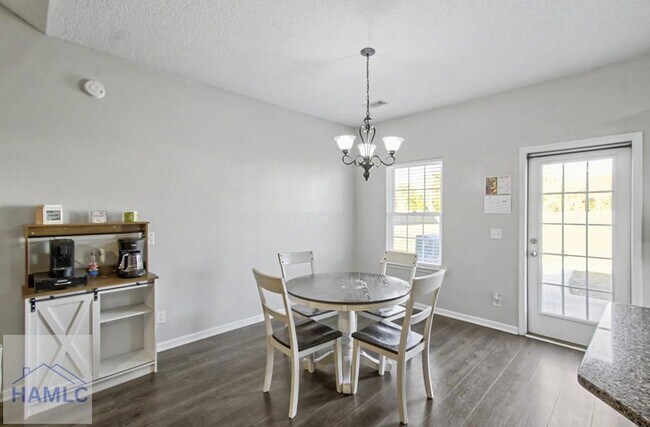 Foto del edificio - 56 Avondale Dr NE