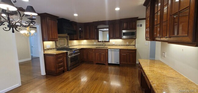 Building Photo - 9 Orchard Cir
