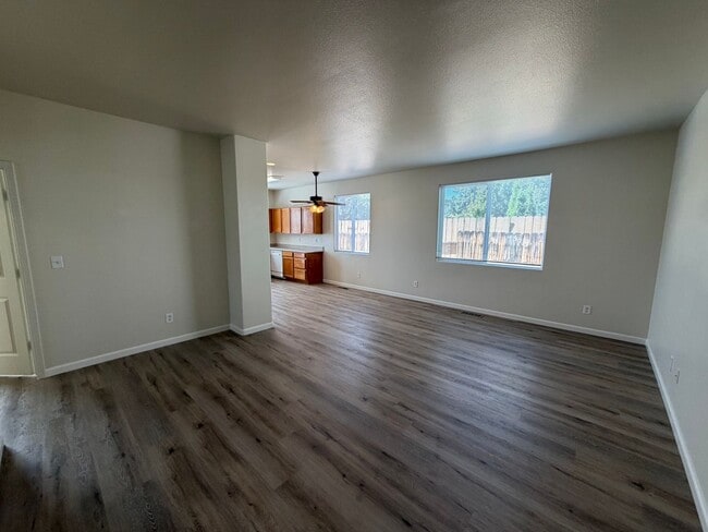 Foto del edificio - 5910 Sapphire Ridge Ct