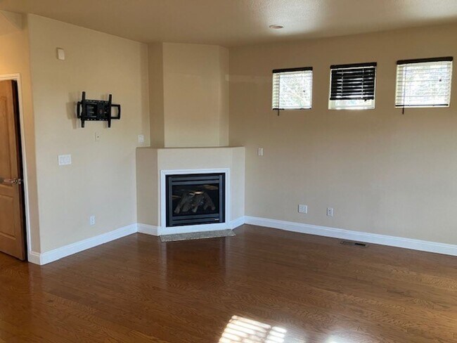 Foto del edificio - Tw Level Southwest Reno Townhome