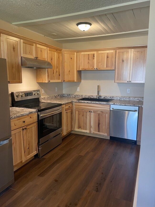 Building Photo - 1134 Birchmont Dr NE