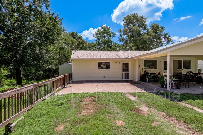 Foto del edificio - 4 Rainbow Dr