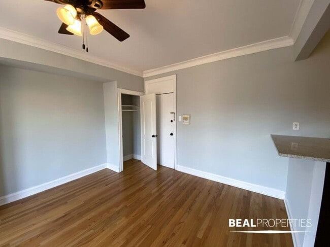 Foto del edificio - 0 bedroom in CHICAGO IL 60640