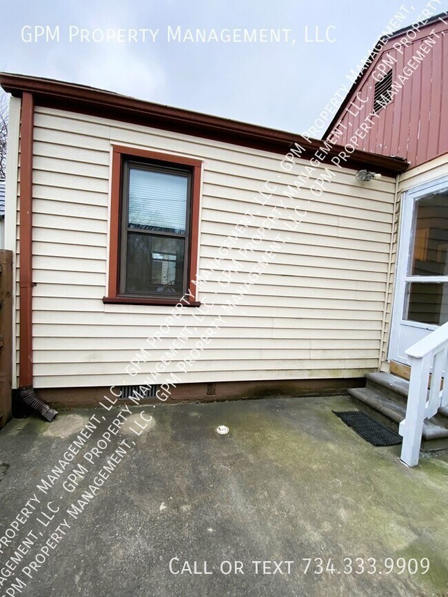 Foto del edificio - Lincoln Park Rental Home!