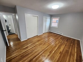 Building Photo - 725 Scotland Rd