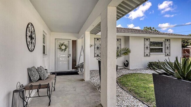 Foto del edificio - 6717 Roxbury Dr