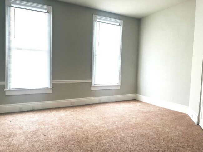 Building Photo - 1055 Walnut St