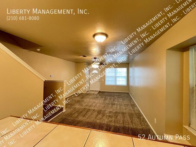 Building Photo - Great 2 Bed, 2.5 Bath Townhome