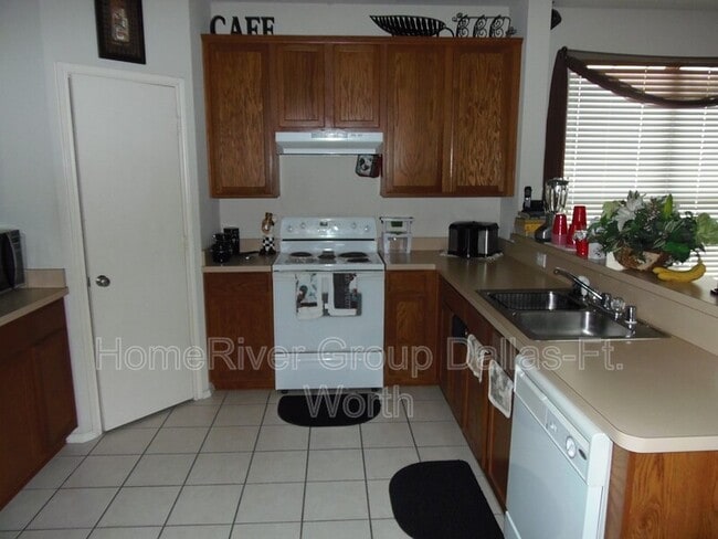 Foto del edificio - 2811 Oak Crest Dr