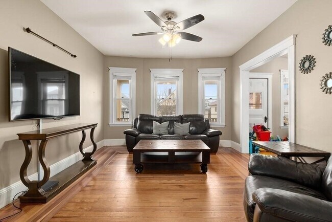 Foto del edificio - 14 Bowdoin St