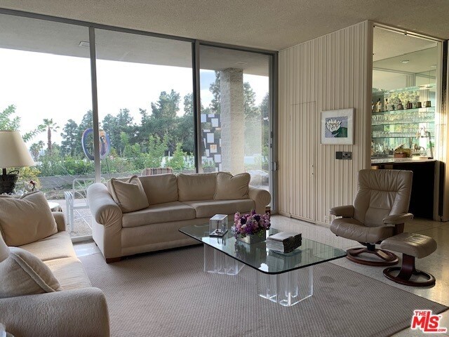 Foto del edificio - 1140 Loma Vista Dr