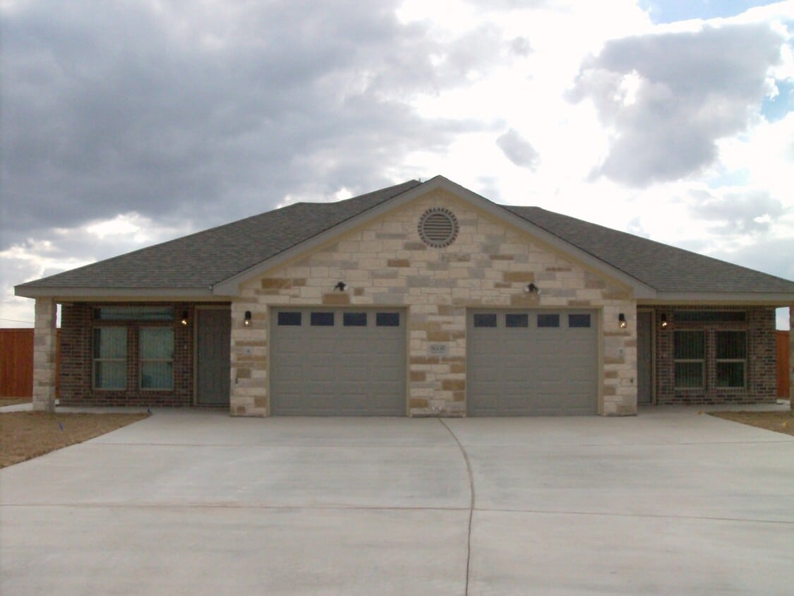 Primary Photo - 5605 Settlers Ct