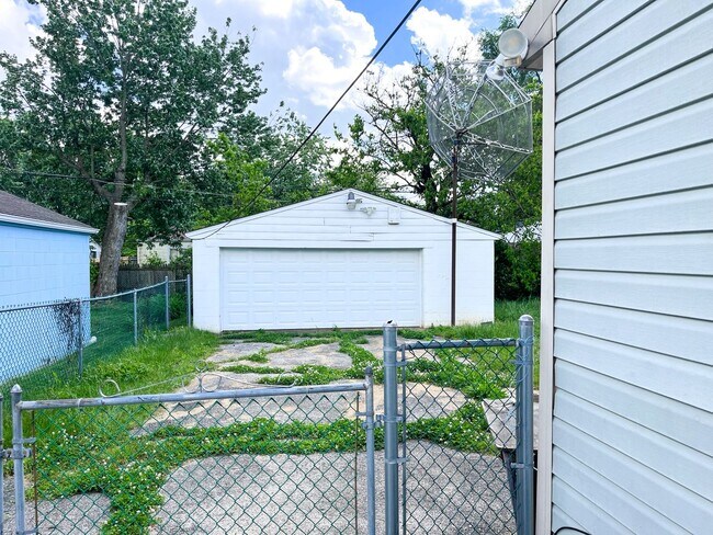 Foto del edificio - Beautiful 3 Bedroom House in Marion Frankl...