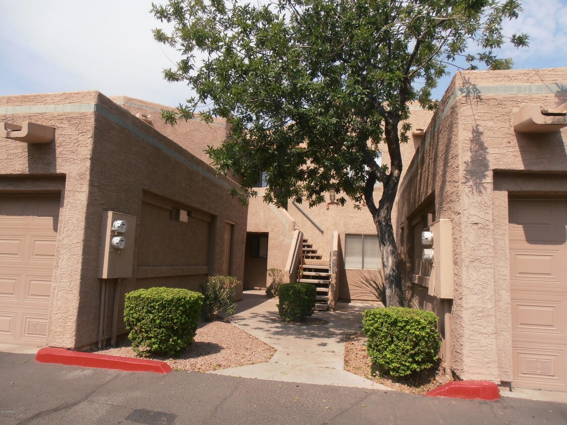 Primary Photo - 935 N Granite Reef Rd
