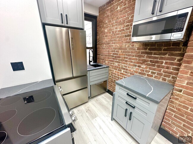 Building Photo - 438 W 52nd St