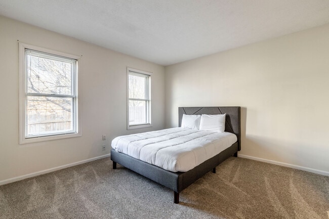 Building Photo - 222 Thurman Ave