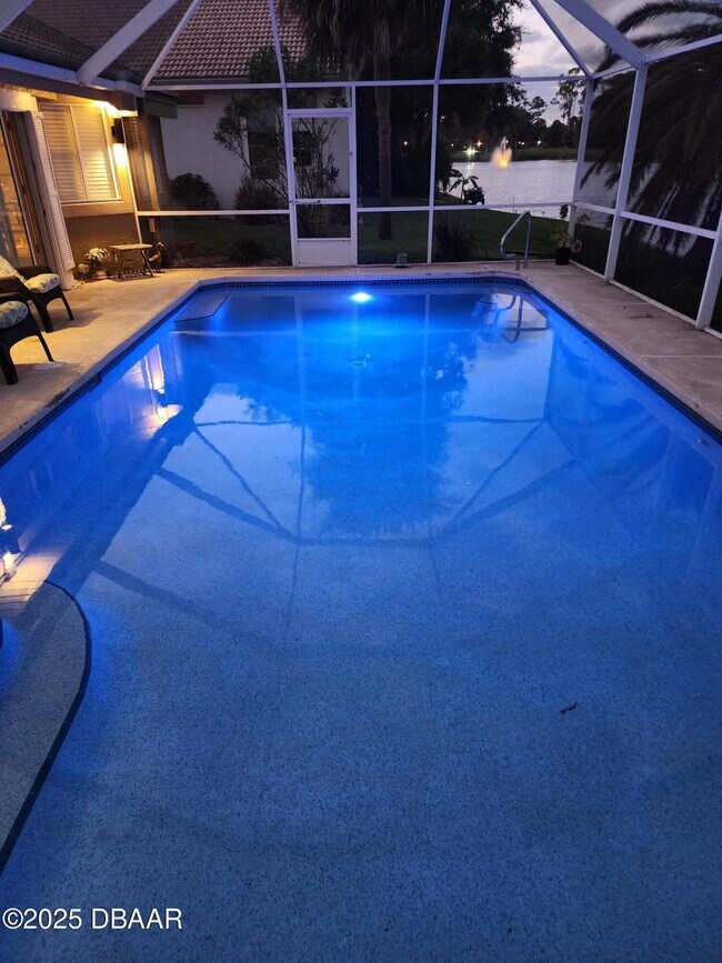 Foto del edificio - 417 Long Cove Rd