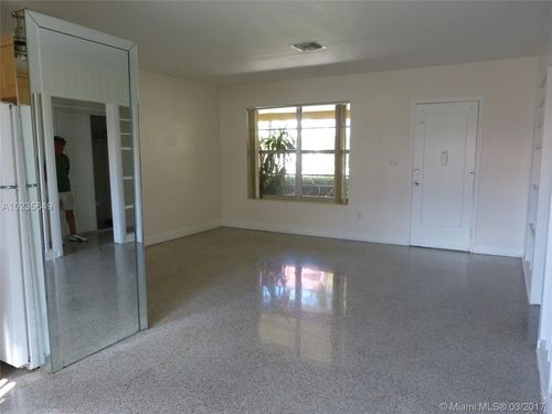 Foto del edificio - 1070 92nd St