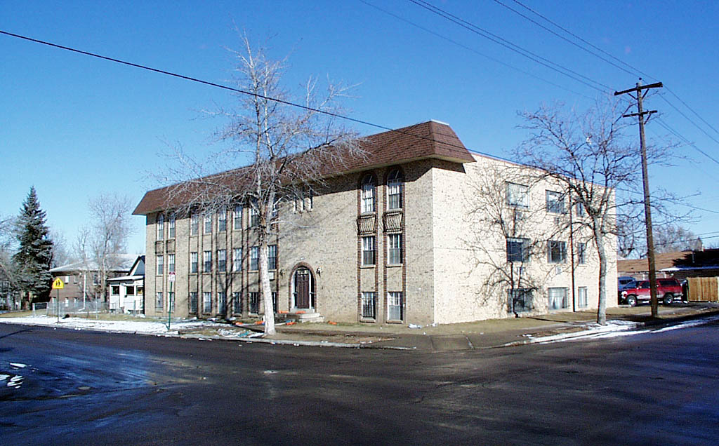 1600 Clinton St - Clinton Manor