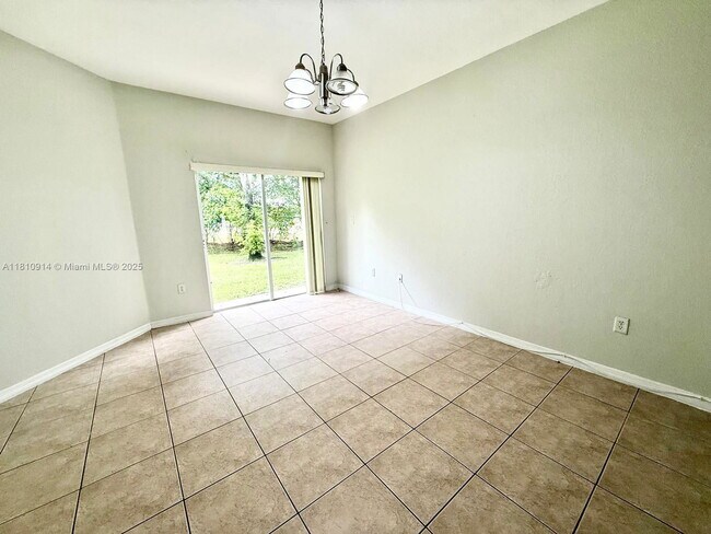 Foto del edificio - 4902 SW 141st Ave