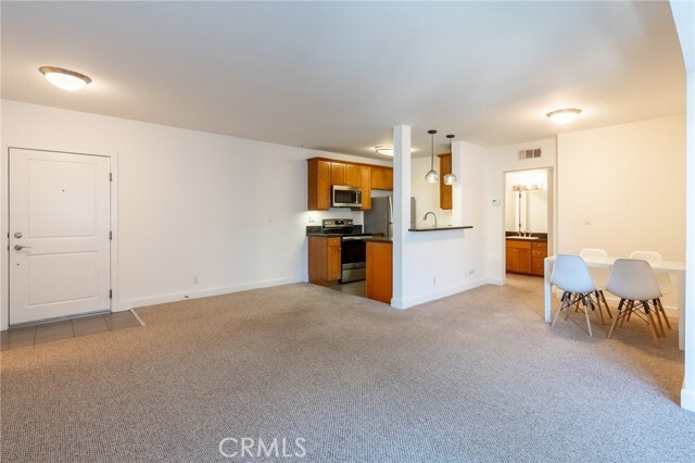 Building Photo - 10982 Roebling Ave