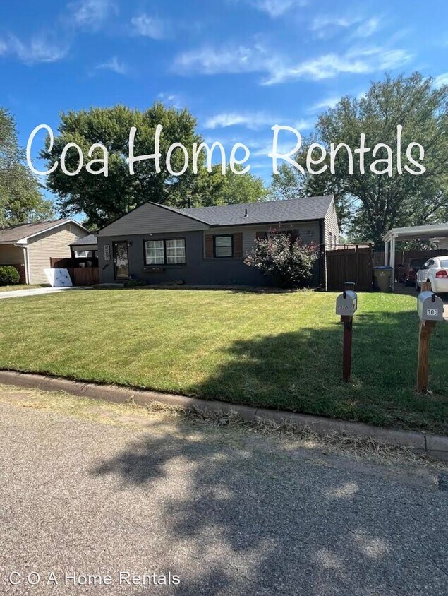 Primary Photo - 3 br, 1 bath House - 910 N. Derby Ave