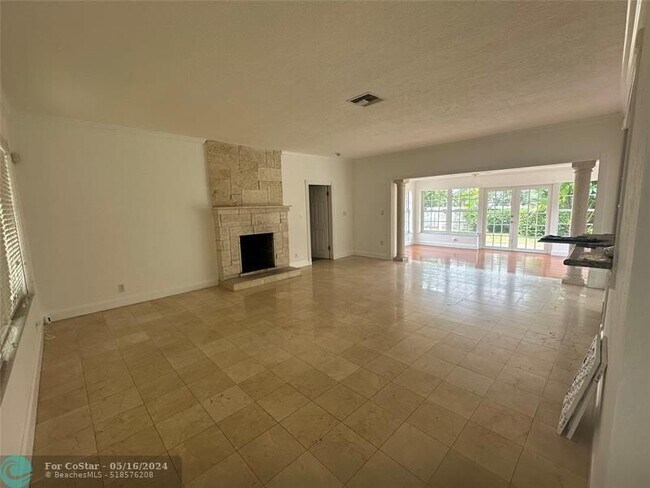 Building Photo - 1527 Baracoa Ave
