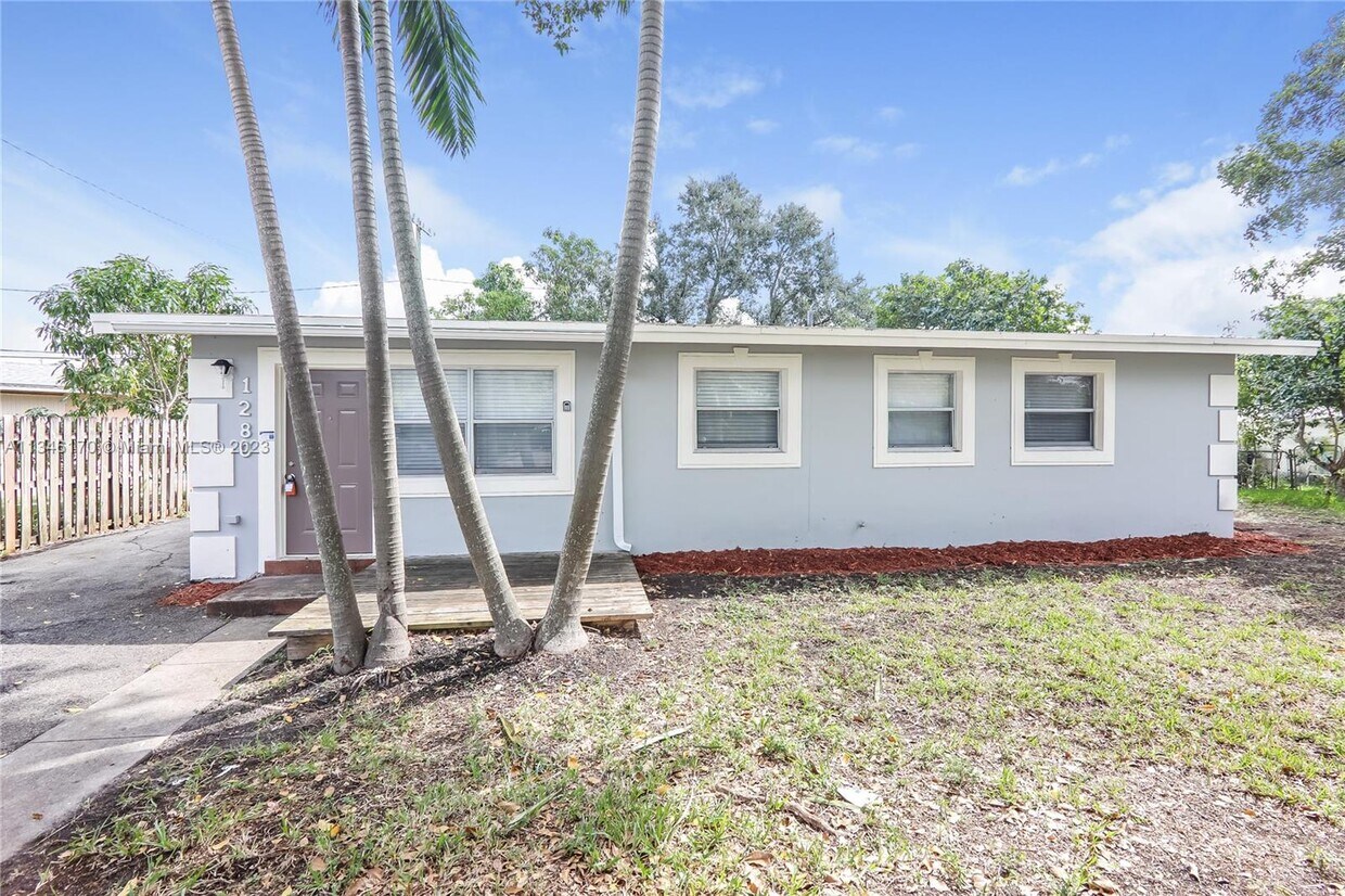 Foto principal - 1280 SW 28th Ave