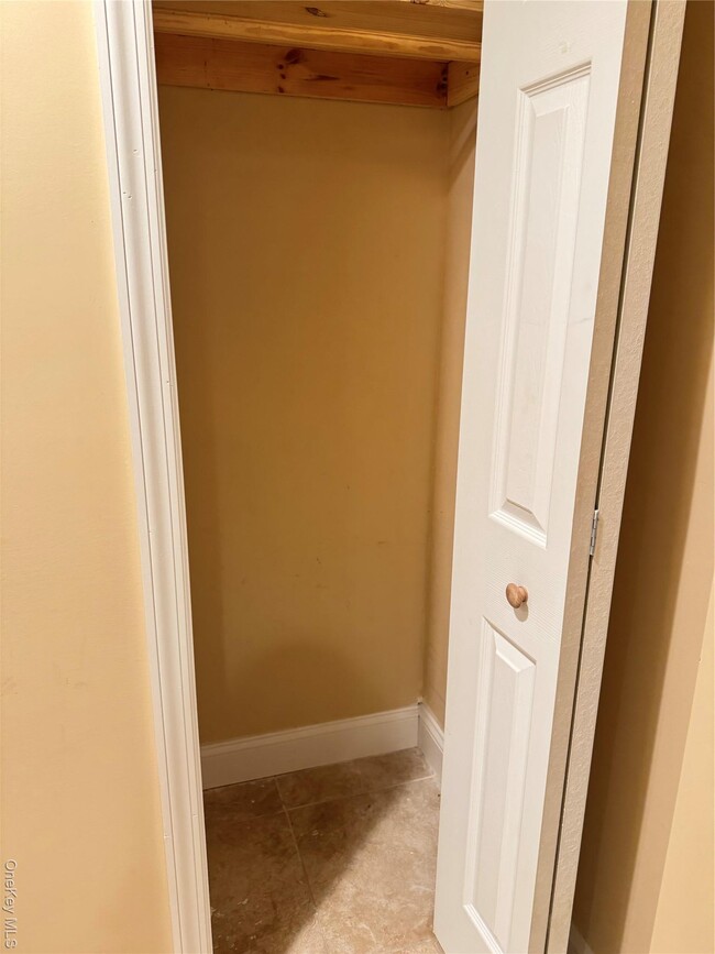 Foto del edificio - 1019 E 230th St