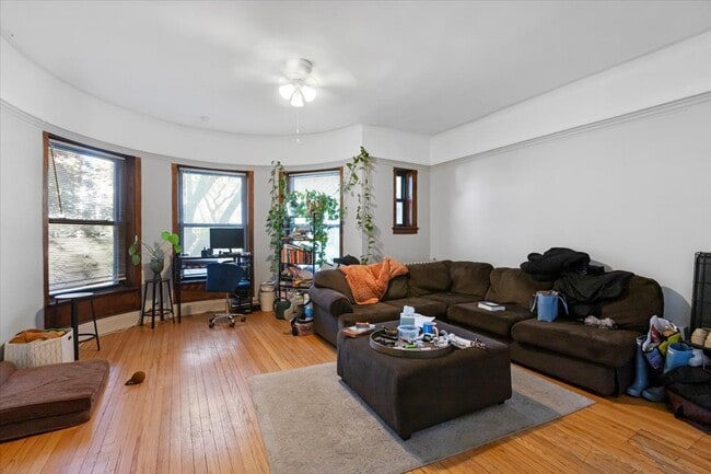 Building Photo - 5018 S Blackstone Ave