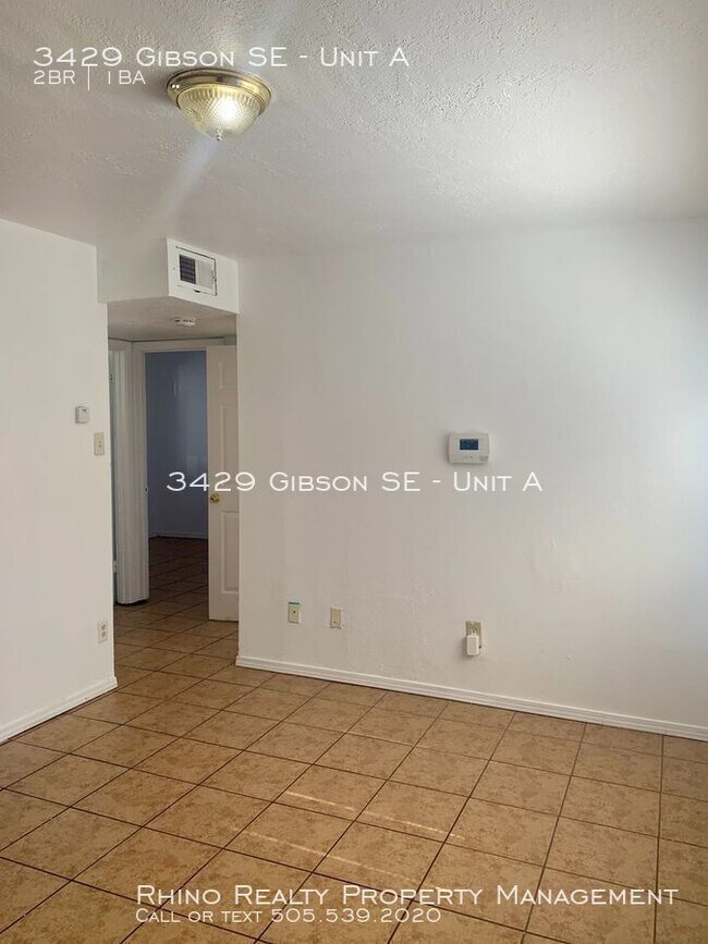 Building Photo - Ready for Immediate Move in! Fully Remodeled.