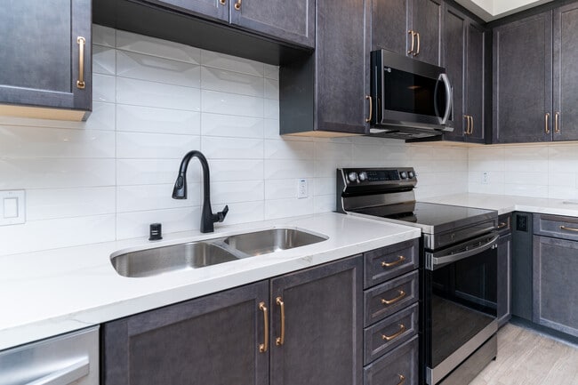 Building Photo - Bolsa Row Apartments